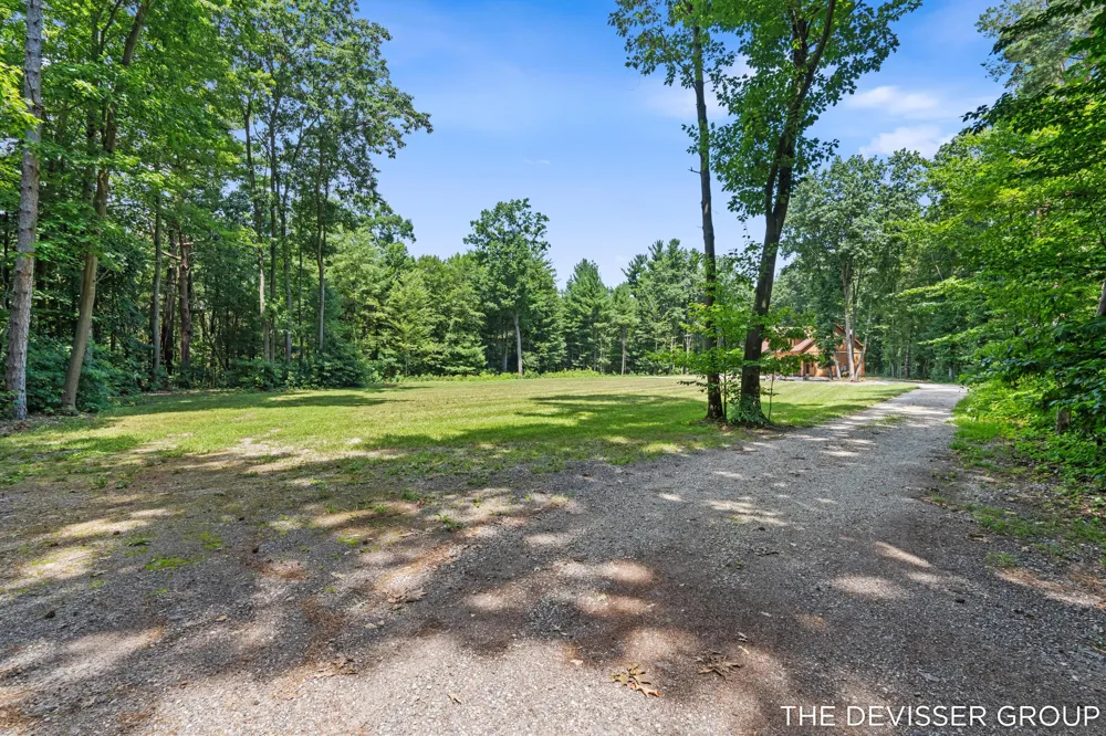 5837 Timber Bluff Trail Fennville, MI 49408