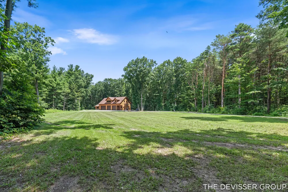 5837 Timber Bluff Trail Fennville, MI 49408