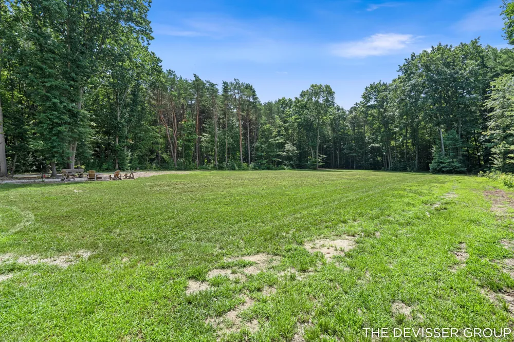 5837 Timber Bluff Trail Fennville, MI 49408
