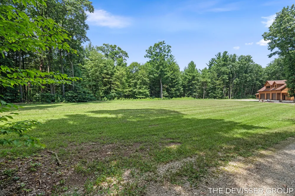 5837 Timber Bluff Trail Fennville, MI 49408