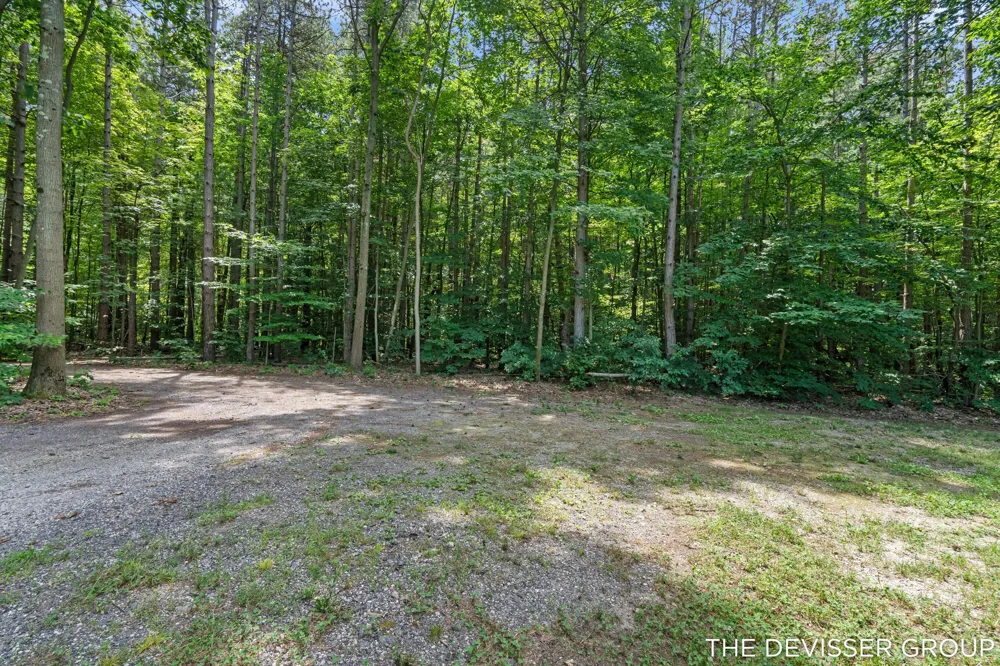 5837 Timber Bluff Trail Fennville, MI 49408