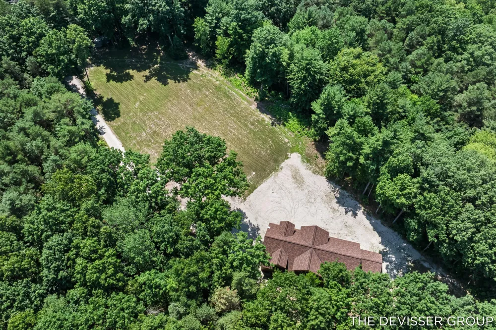 5837 Timber Bluff Trail Fennville, MI 49408