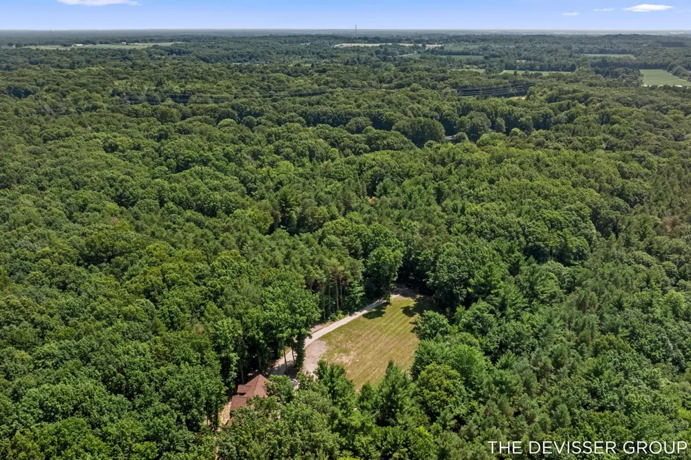 5837 Timber Bluff Trail Fennville, MI 49408