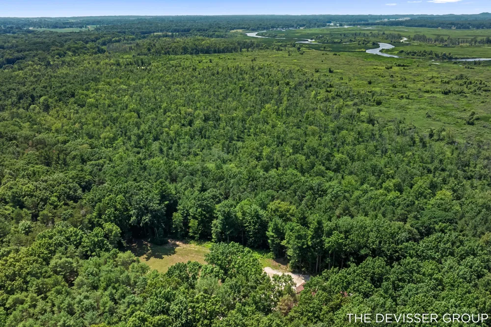 5837 Timber Bluff Trail Fennville, MI 49408