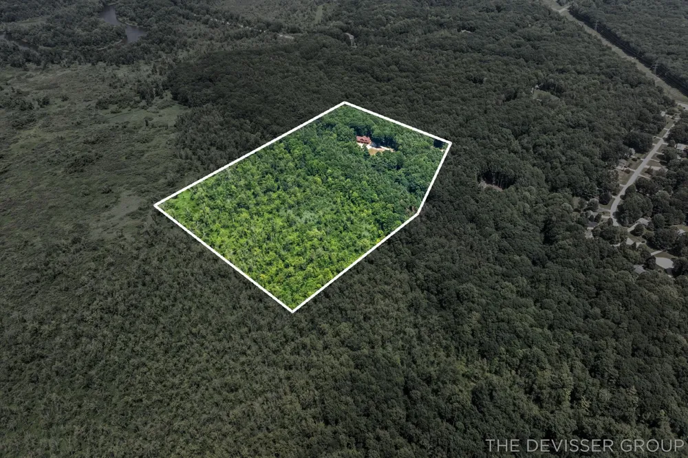 5837 Timber Bluff Trail Fennville, MI 49408