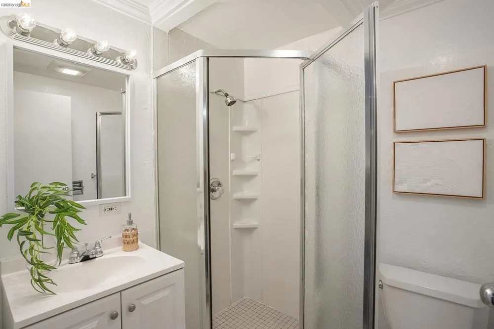 455 36Th St Oakland, CA 94609