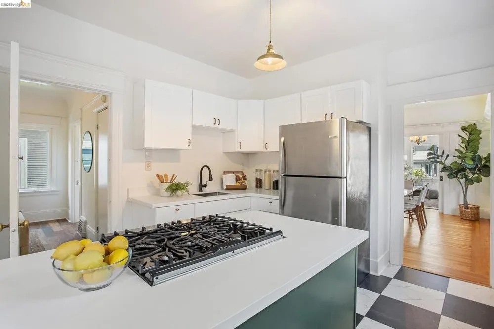455 36Th St Oakland, CA 94609