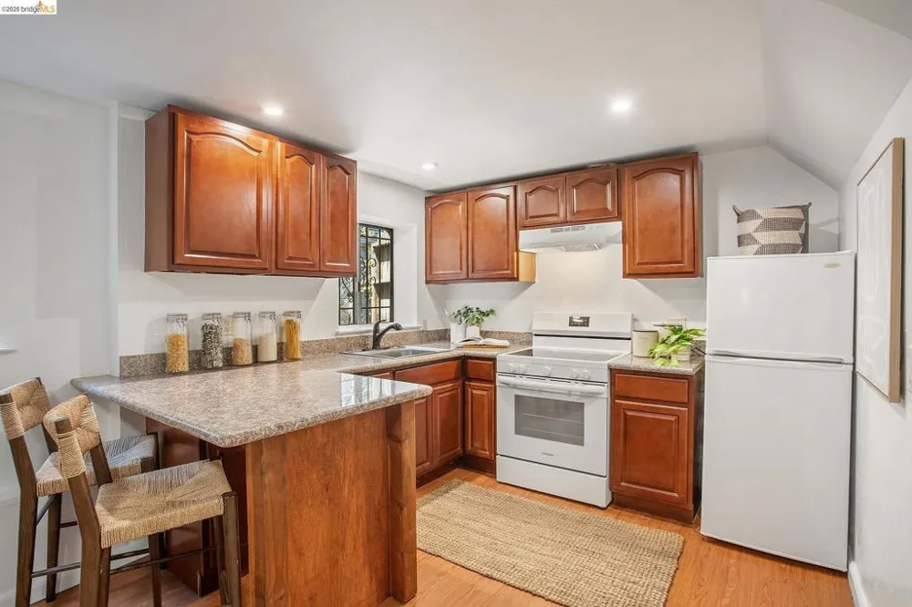 455 36Th St Oakland, CA 94609