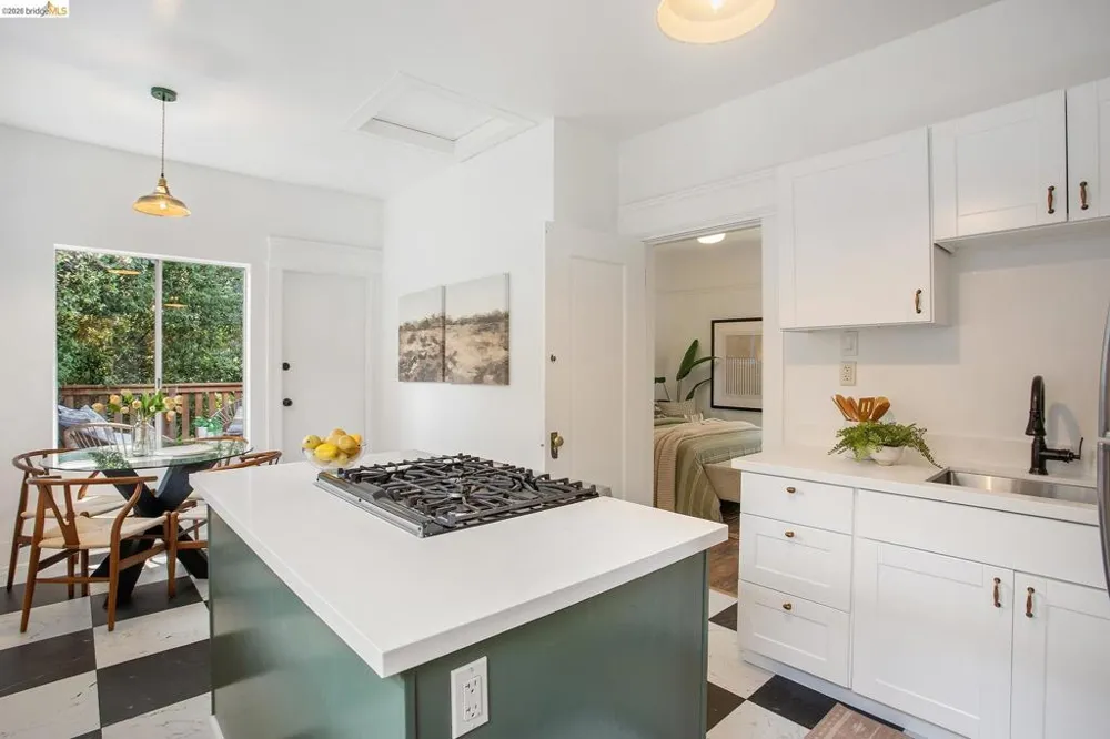 455 36Th St Oakland, CA 94609