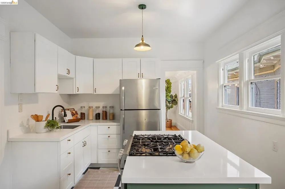 455 36Th St Oakland, CA 94609