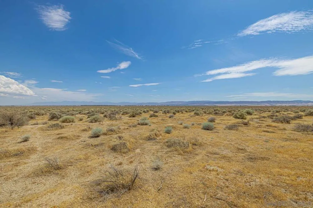 50th ST W Lancaster, CA 93536