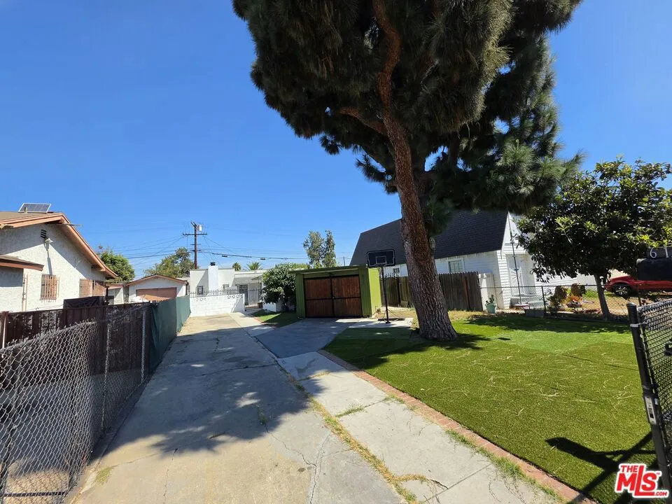 611 W 109th Street Los Angeles, CA 90044