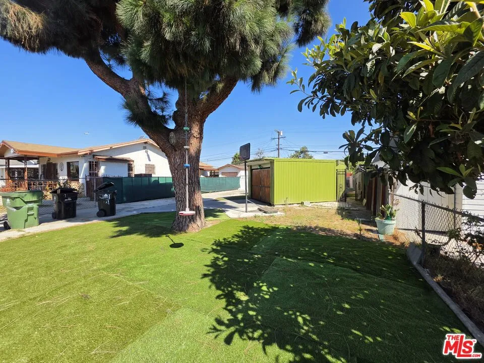 611 W 109th Street Los Angeles, CA 90044