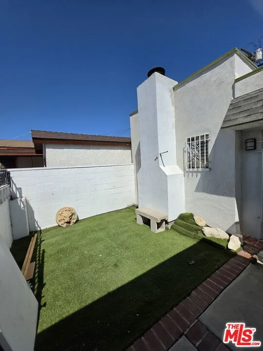 611 W 109th Street Los Angeles, CA 90044
