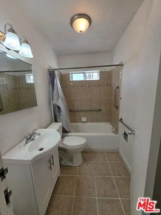 611 W 109th Street Los Angeles, CA 90044