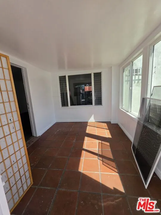 611 W 109th Street Los Angeles, CA 90044
