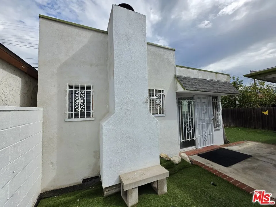 611 W 109th Street Los Angeles, CA 90044