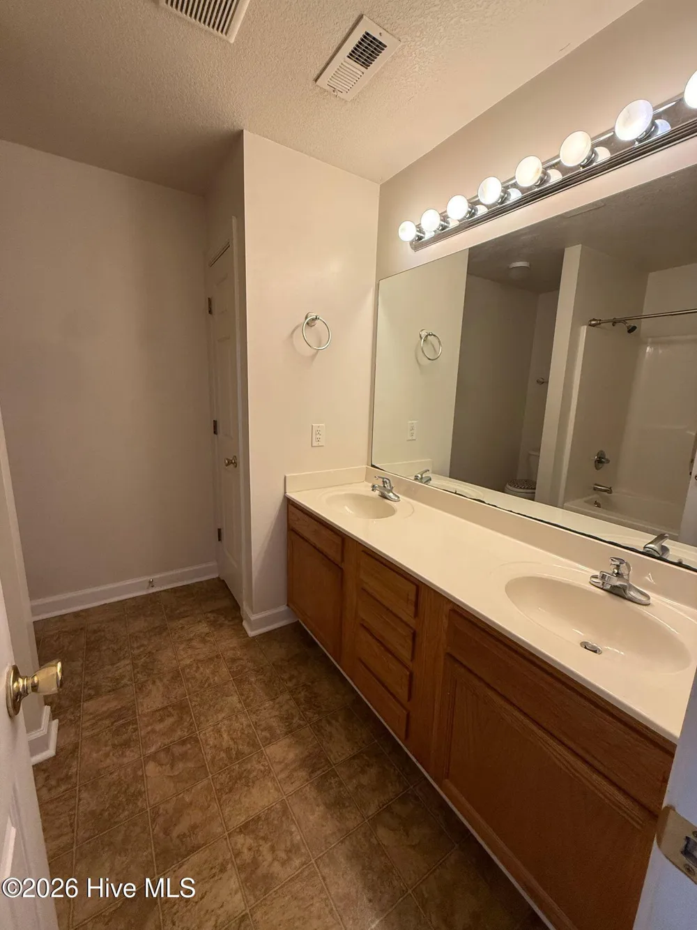 109 Bridgewood Drive Jacksonville, NC 28546