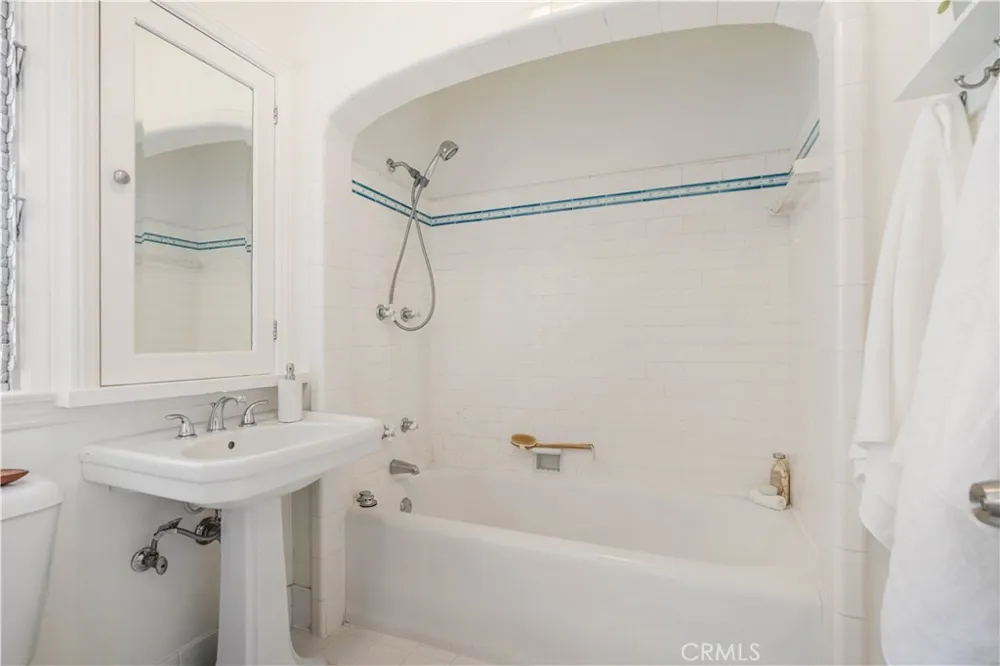 2024 Amherst Drive South Pasadena, CA 91030