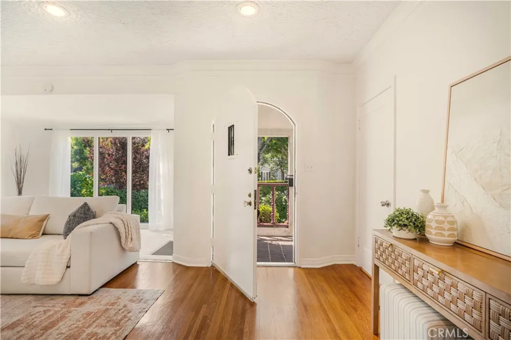 2024 Amherst Drive South Pasadena, CA 91030
