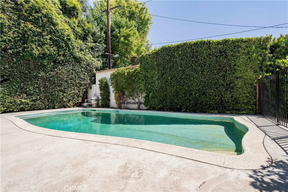 2024 Amherst Drive South Pasadena, CA 91030