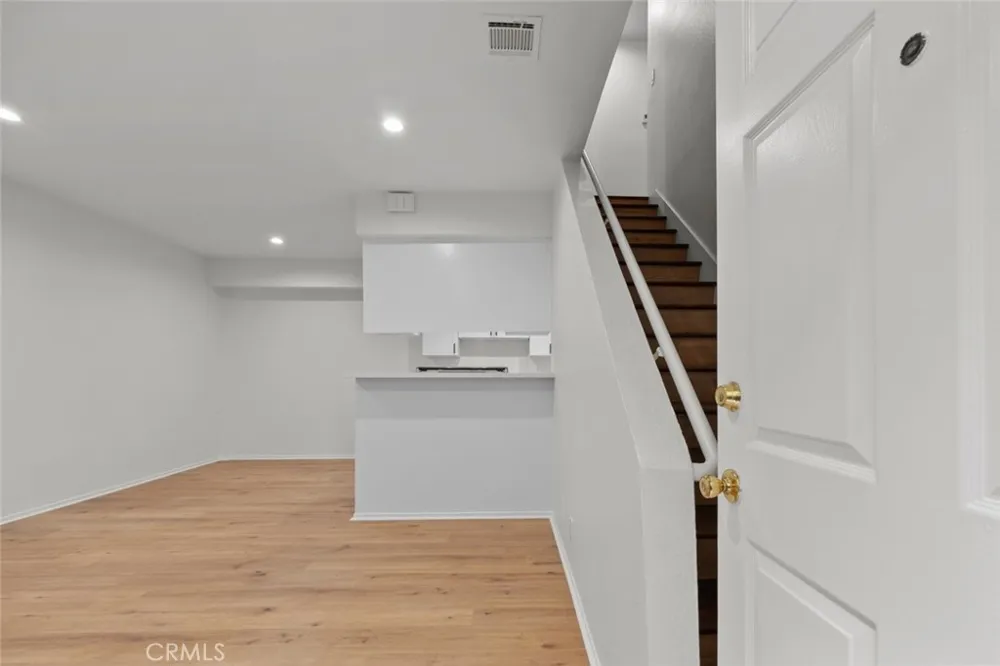 731 E Cypress Avenue #D Burbank, CA 91501