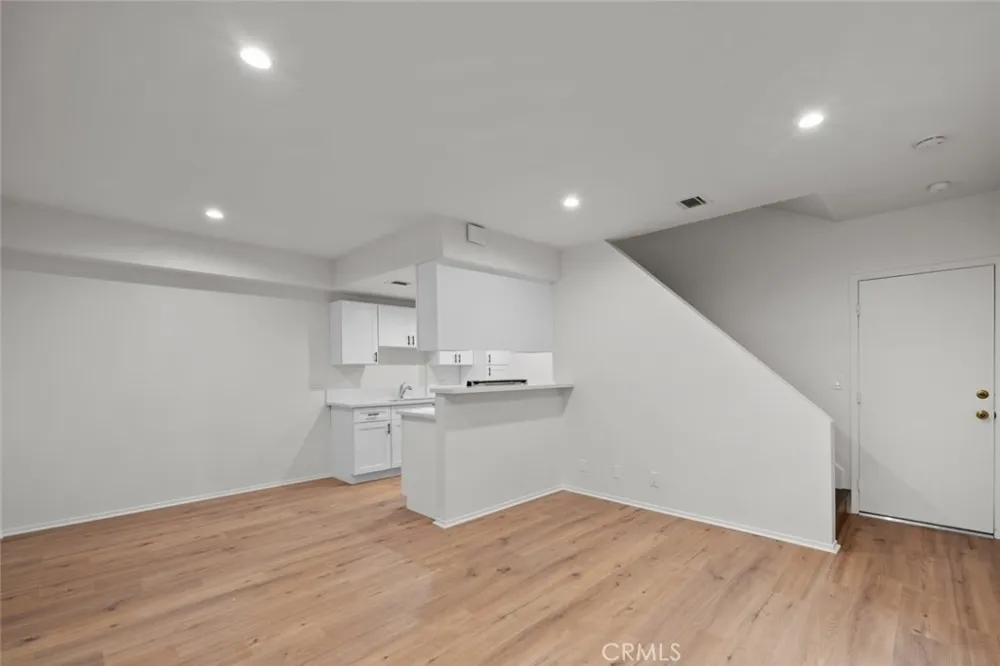 731 E Cypress Avenue #D Burbank, CA 91501