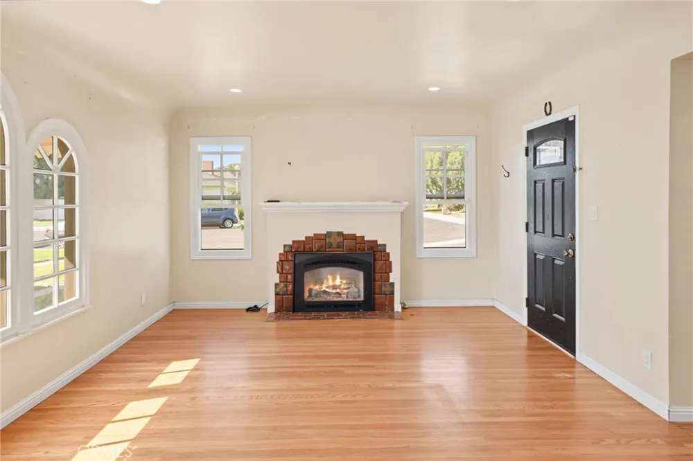 144 Palm Court Santa Maria, CA 93454