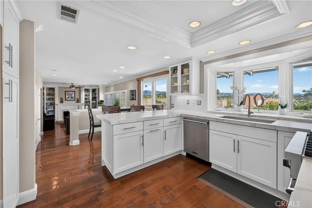 22852 Buendia Mission Viejo, CA 92691