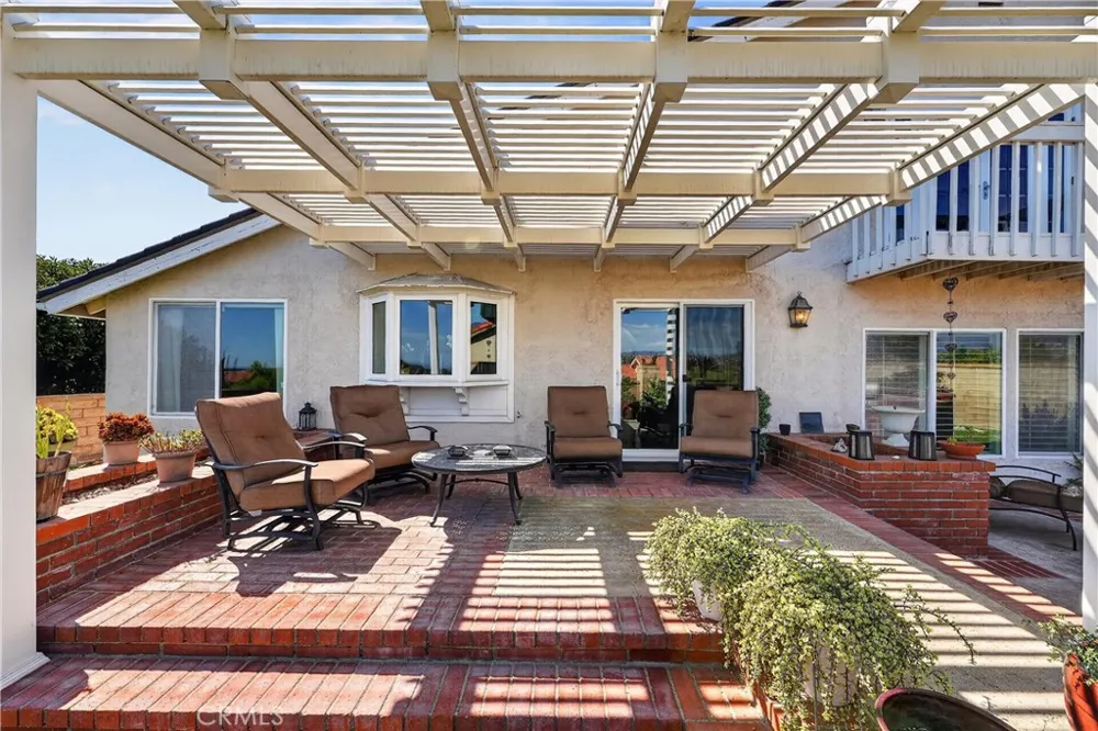 22852 Buendia Mission Viejo, CA 92691