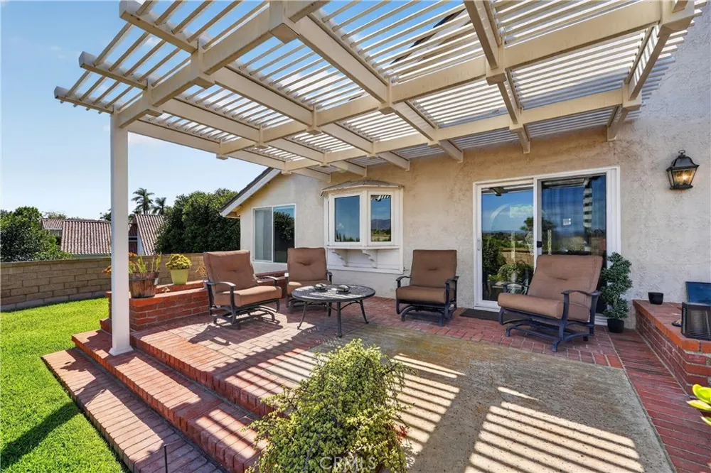 22852 Buendia Mission Viejo, CA 92691