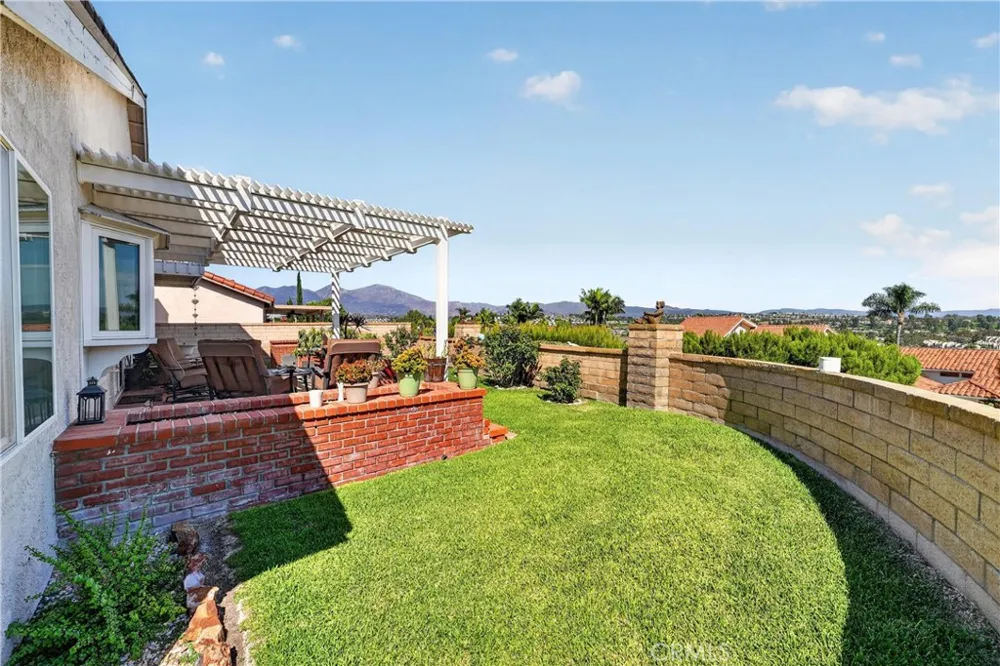 22852 Buendia Mission Viejo, CA 92691