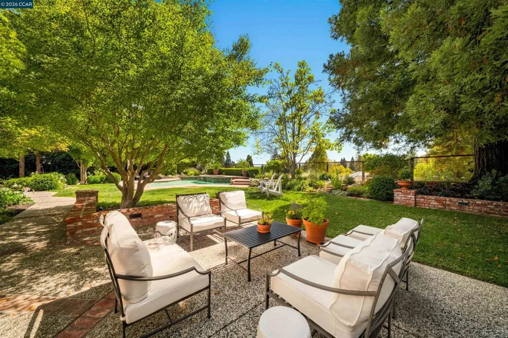 529 Carleton Way Alamo, CA 94507