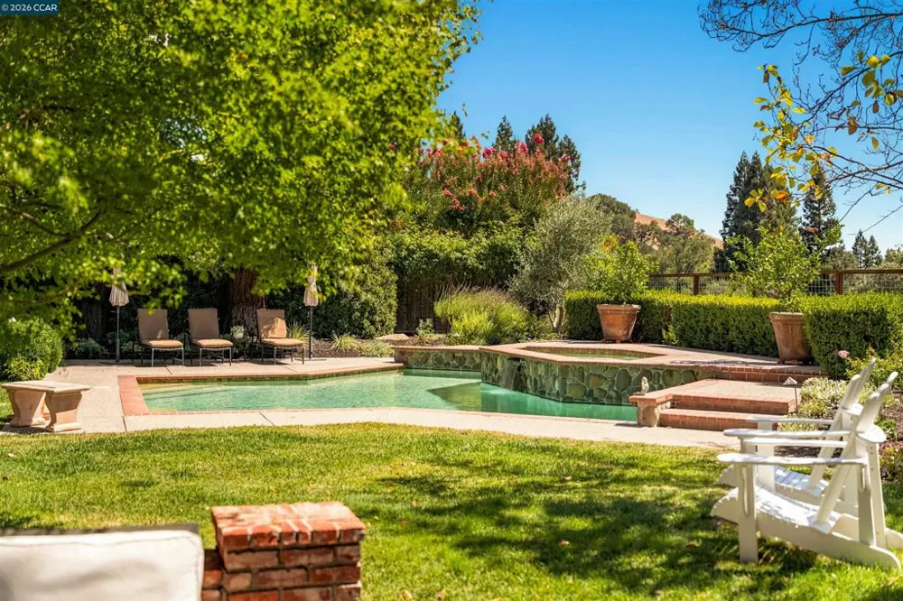 529 Carleton Way Alamo, CA 94507
