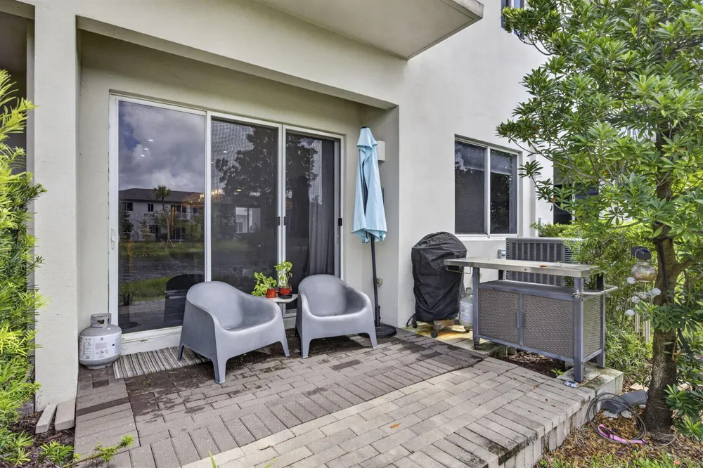 1431 PIONEER WAY Royal Palm Beach, FL 33411