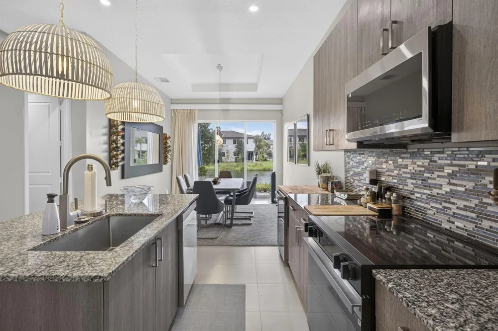1431 PIONEER WAY Royal Palm Beach, FL 33411
