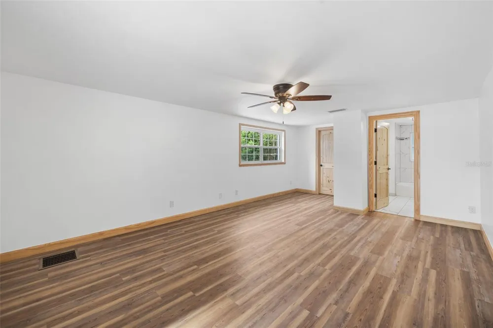 177 E COWPEN LAKE ROAD Hawthorne, FL 32640