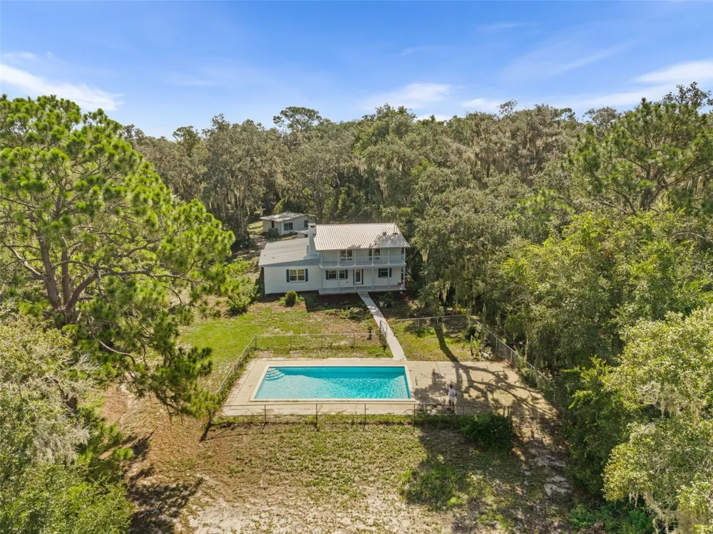 177 E COWPEN LAKE ROAD Hawthorne, FL 32640