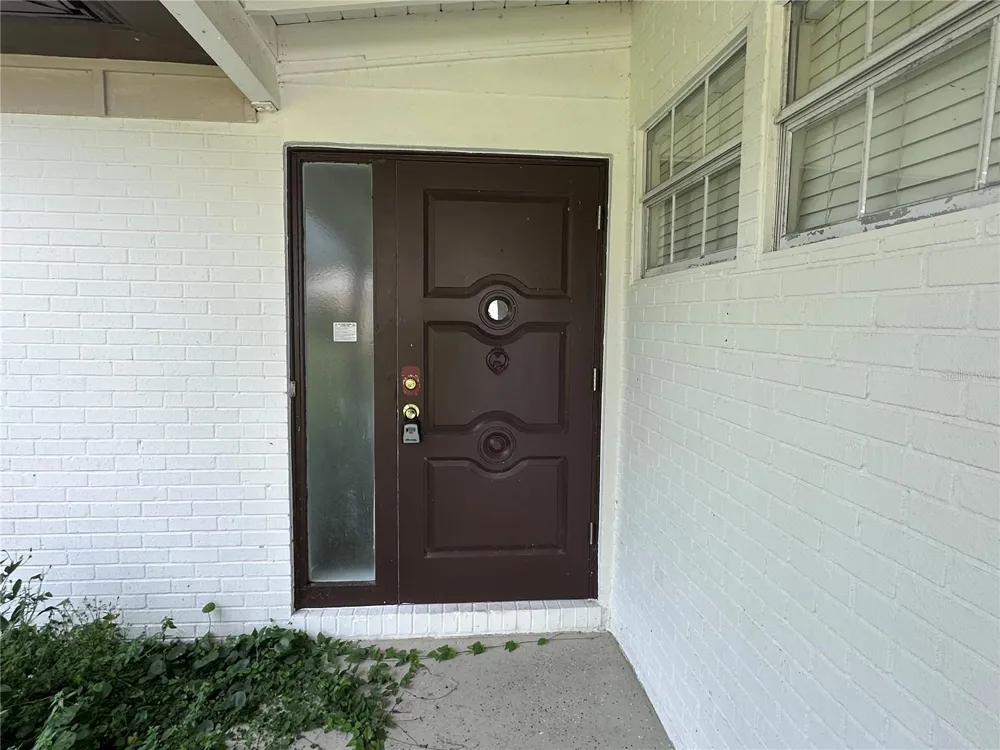 503 BROXBURN AVENUE Temple Terrace, FL 33617