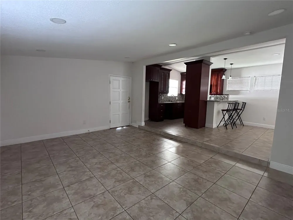 503 BROXBURN AVENUE Temple Terrace, FL 33617