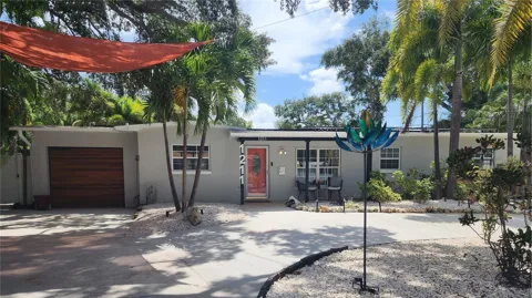 1211 RUSSELL DRIVE