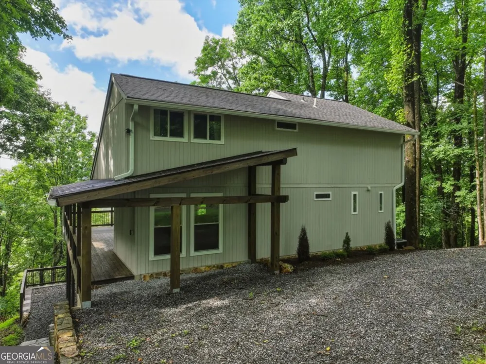 1220 Walnut RDG Ellijay, GA 30536