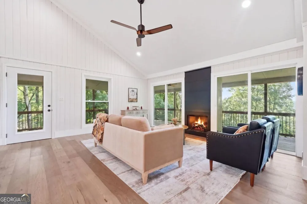1220 Walnut RDG Ellijay, GA 30536