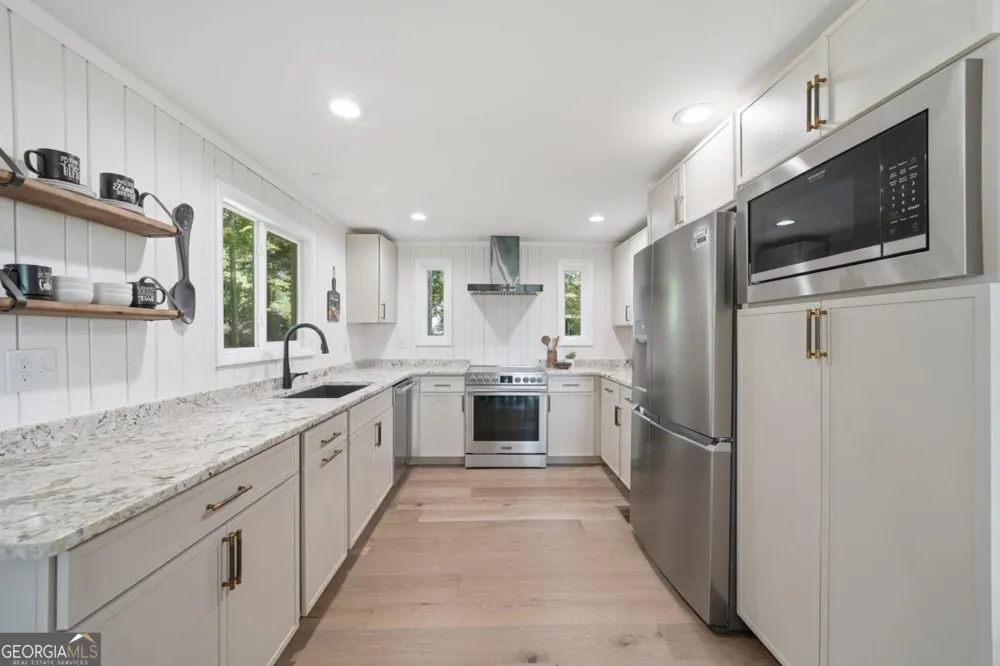 1220 Walnut RDG Ellijay, GA 30536