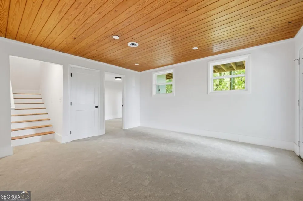 1220 Walnut RDG Ellijay, GA 30536