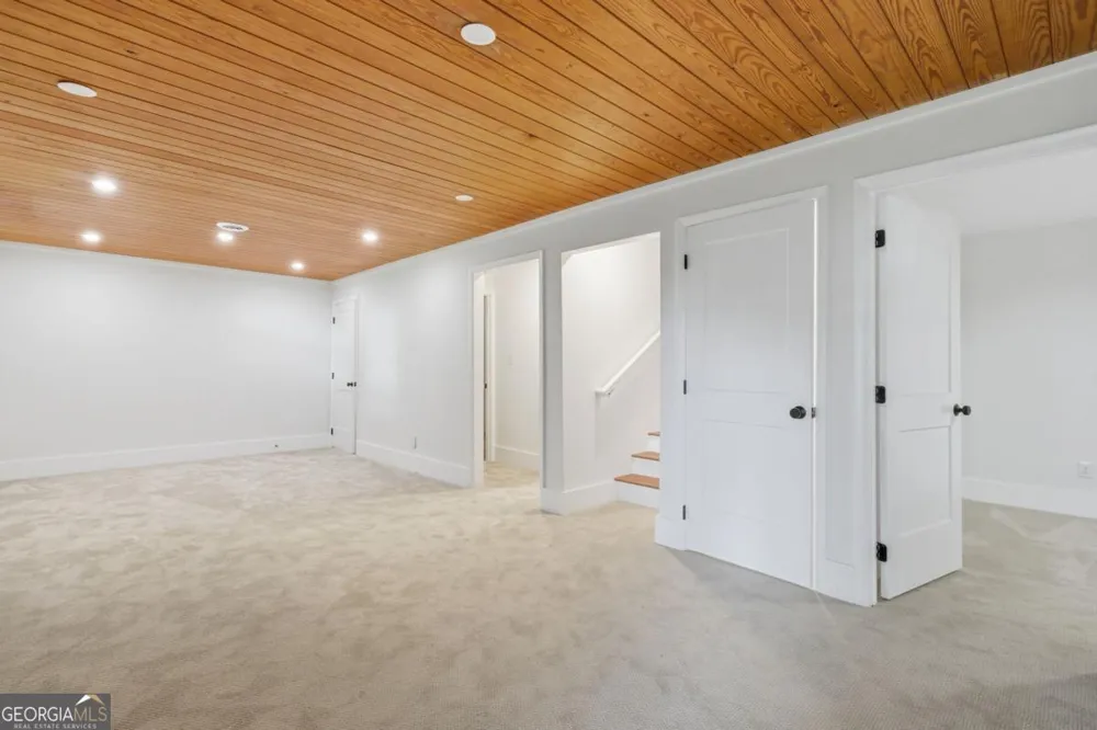 1220 Walnut RDG Ellijay, GA 30536