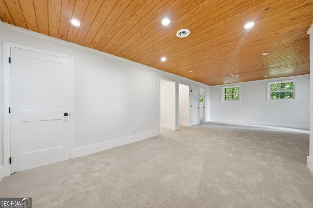 1220 Walnut RDG Ellijay, GA 30536