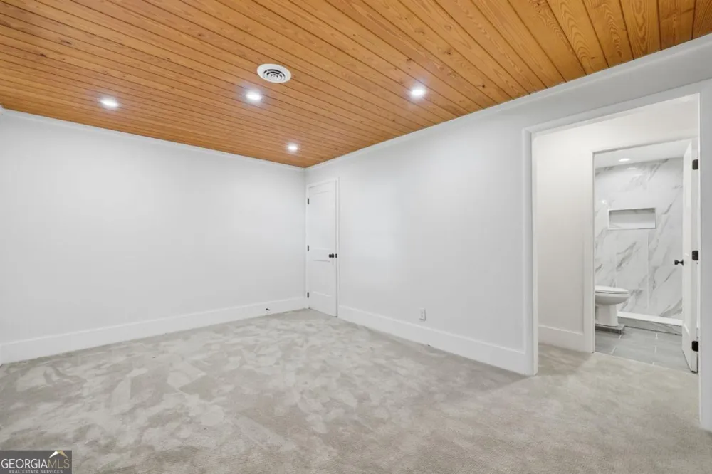 1220 Walnut RDG Ellijay, GA 30536