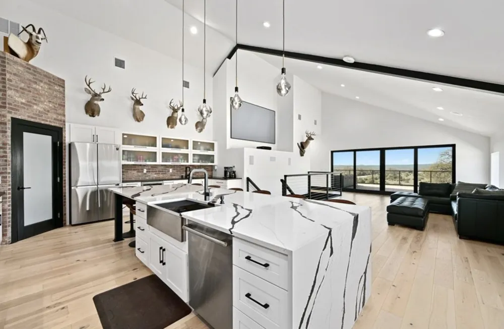 561 Broken Bit Trail Dripping Springs, TX 78620