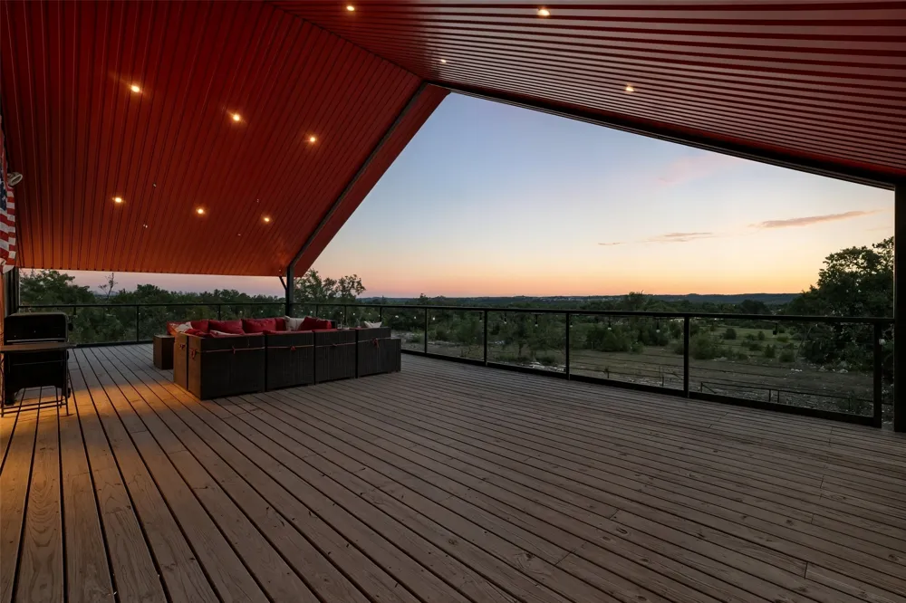 561 Broken Bit Trail Dripping Springs, TX 78620